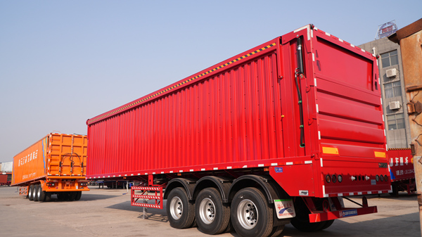 傳送帶自卸翻斗半掛車(chē)